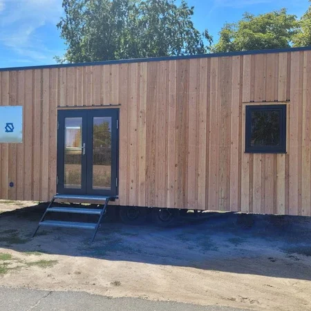 Remolque móvil 20 pies x 8 – Casa polivalente y ecológica